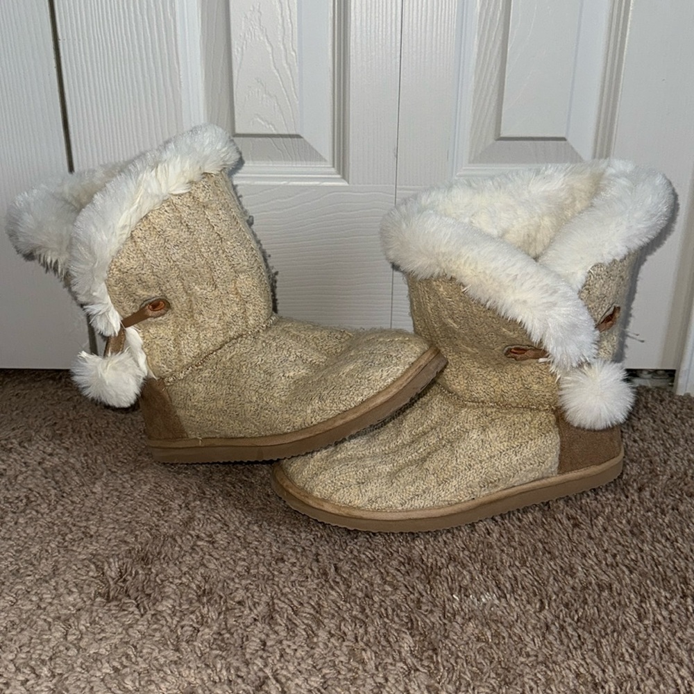 Women’s Winter Boots Size 10